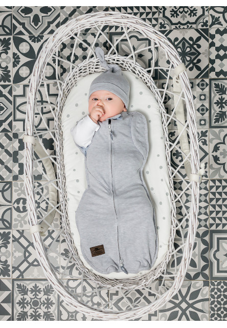 Zavinovačka Sleepee Second Step Swaddle s čepičkou zdarma Tečky černé