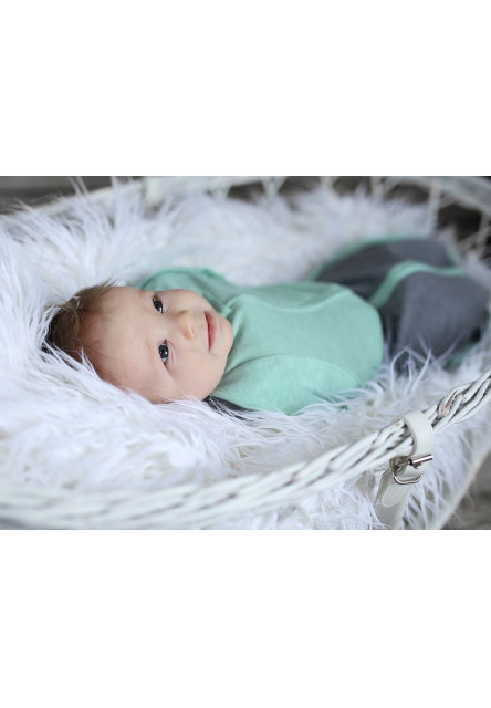 Zavinovačka Sleepee Second Step Swaddle s čepičkou zdarma Tečky černé