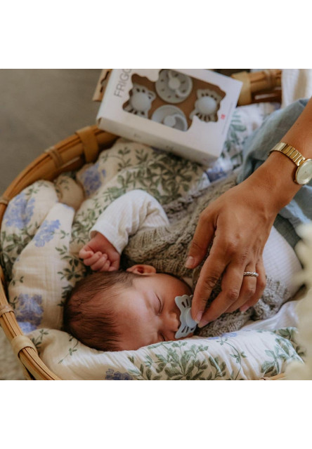 štvorbalenie cumlíkov frigg baby´s first- moonlight sailing, powder blue