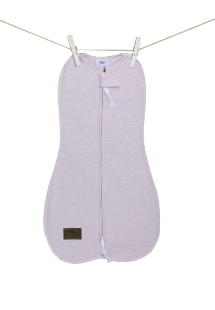 Zavinovačka Sleepee First Step Swaddle s čepičkou zdarma růžová